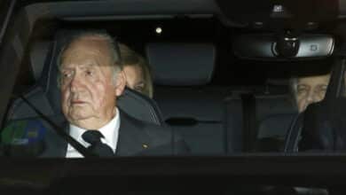 Juan Carlos I paga 678.000 euros a Hacienda para regularizar sus 'tarjetas black'