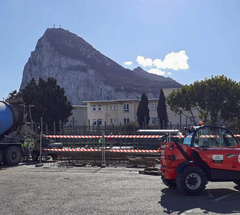 Interior ejecuta contra reloj obras en la verja de Gibraltar por el 'Brexit'