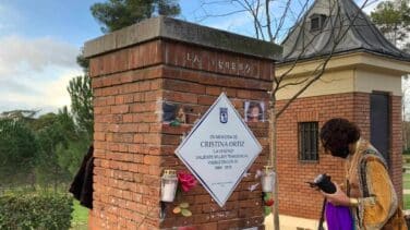 Cubren la placa de 'La Veneno' en Madrid con la cara de Franco