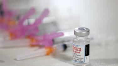 Los nuevos efectos secundarios reconocidos de la vacuna de Moderna