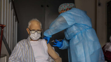 Todos los mayores de 80 años de Madrid habrán recibido una dosis de la vacuna antes de Semana Santa