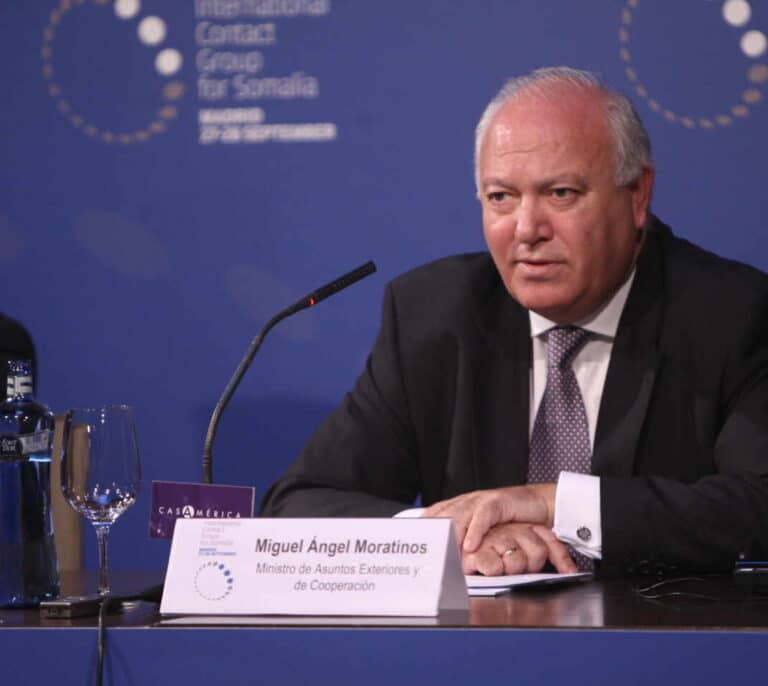 Moratinos: "Celebro el extraordinario regalo de dos reyes de Oriente, Qatar y Arabia Saudí, para acabar con el conflicto en la zona"