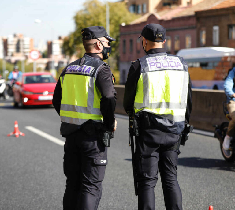 Heridas dos jóvenes en Málaga después de que el novio de una de ellas les arrojara ácido