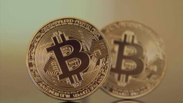 El conflicto entre las dos mayores plataformas de criptos aumenta la fragilidad del bitcoin