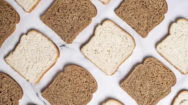 Retiran un popular pan del supermercado por contener fragmentos de plástico