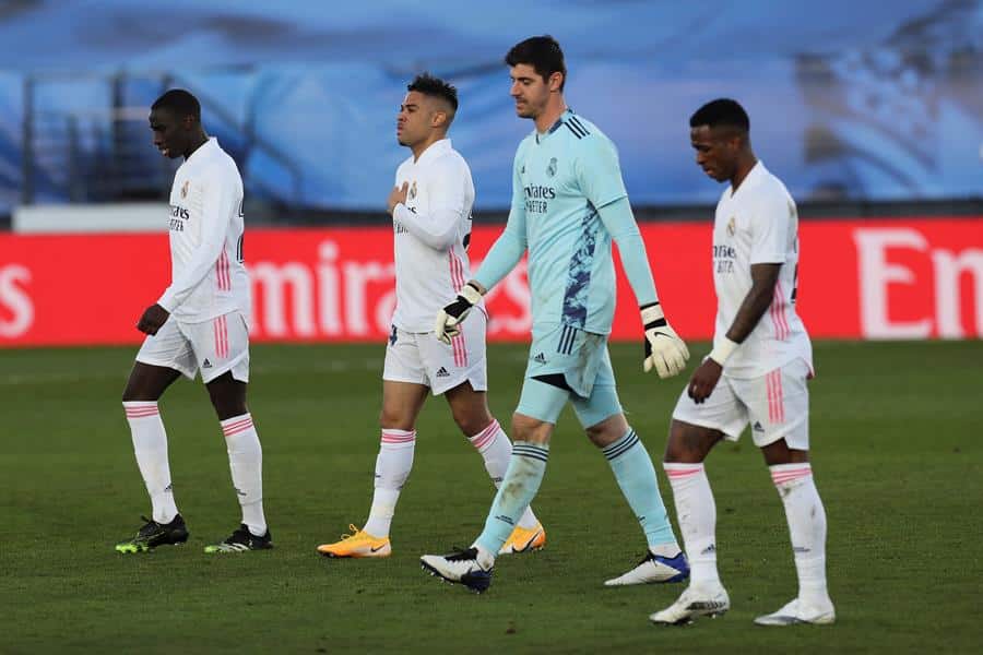 Ferland Mendy, Mariano Díaz, Thibaut Courtois y Vinicius Junior, tras la derrota del Real Madrid frente al Levante.