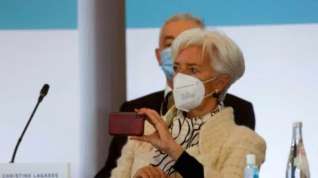 Lagarde considera "inconcebible" condonar la deuda