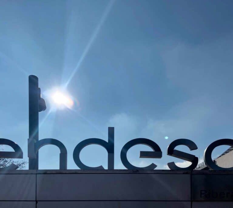 Endesa anuncia el recurso contra el 'impuestazo' tras aumentar sus beneficios un 77%