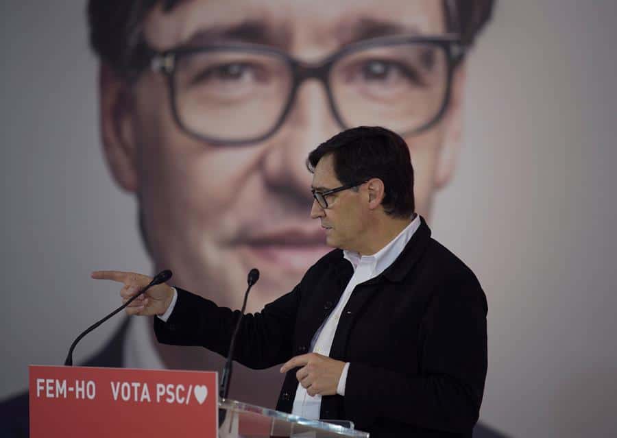 El candidato del PSC, Salvador Illa, en un acto de campaña.