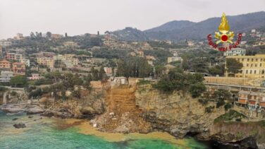 Un cementerio italiano se hunde y los ataúdes acaban en el mar