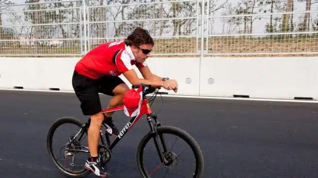 El susto de Fernando Alonso en Lugano: así fue el accidente del que evoluciona sin complicaciones