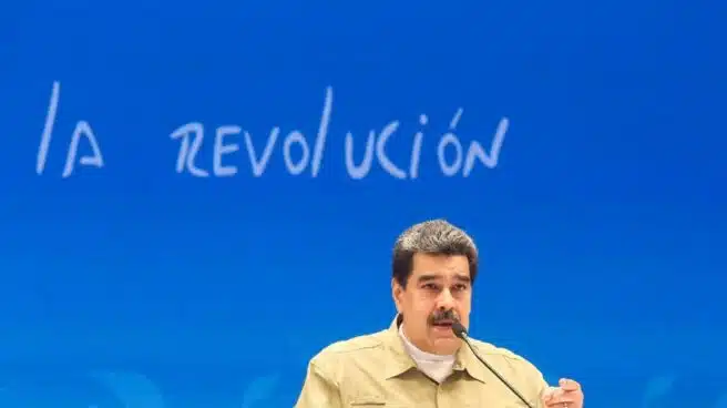 Maduro amenaza con revisar "a fondo" las relaciones con España por la visita de Laya a Colombia