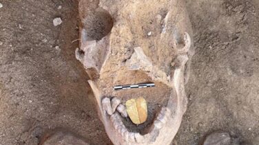 Descubren una momia con la lengua de oro en la búsqueda de Cleopatra