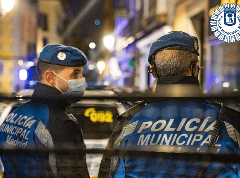 Heridos 4 policías y otras 3 personas al estrellarse un coche en Serrano (Madrid) tras una persecución policial