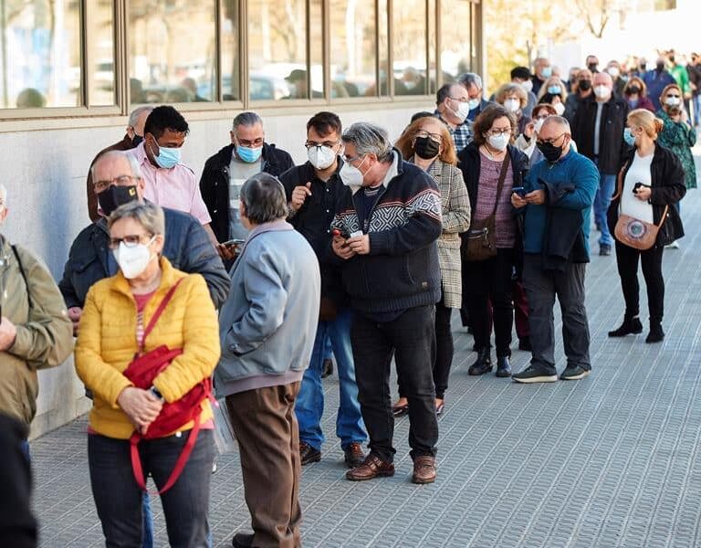 Empeoran los datos en España: aumentan los fallecidos a 356 y la incidencia sube hasta 134