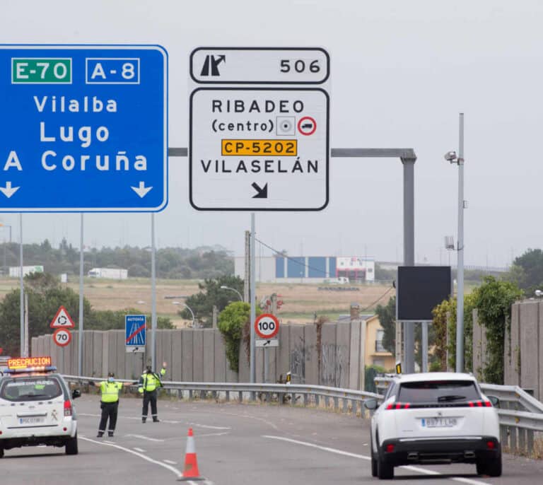 Un ciclista menor de edad herido grave tras colisionar contra un coche