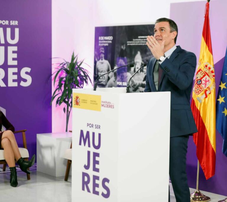 Sánchez señala ante Irene Montero que la ley del "sí es sí" se aprobará en breve