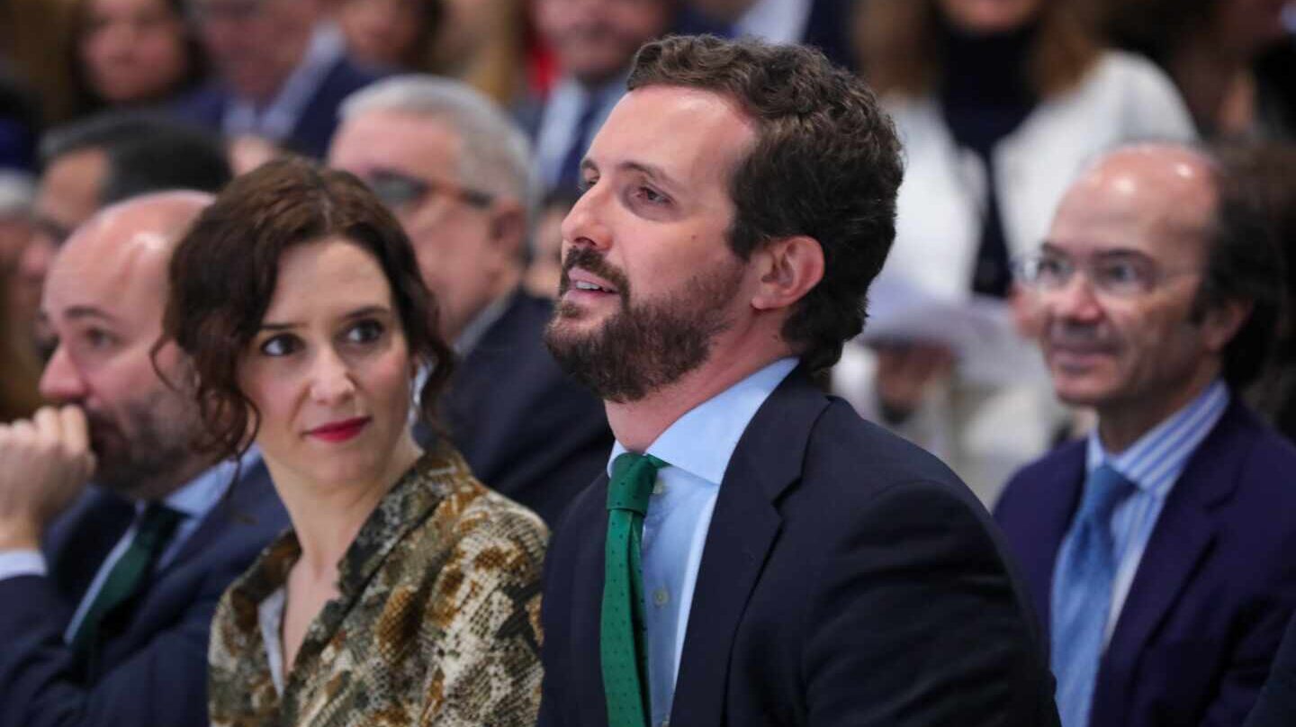 La presidenta de la Comunidad de Madrid, Isabel Díaz Ayuso; junto al líder del PP, Pablo Casado.