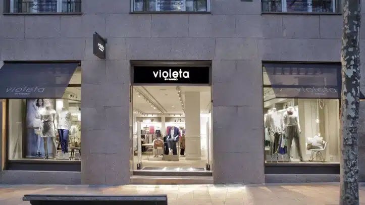 unir impresión Aterrador Mango cierra 12 tiendas 'Violeta' y completa la integración de la marca