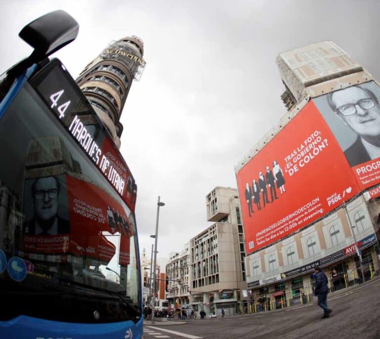 La Junta Provincial de Madrid ordena retirar el cartel gigante de Gabilondo en Callao