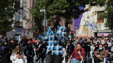 "Madrid será la tumba del racismo": el grito de Mbaye (Podemos) en Lavapiés