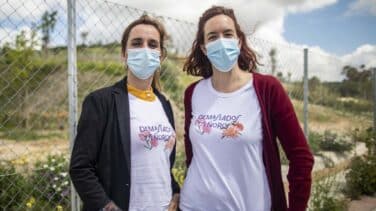 “Demasiados señoros”, la camiseta feminista que triunfa en la campaña de Mónica García