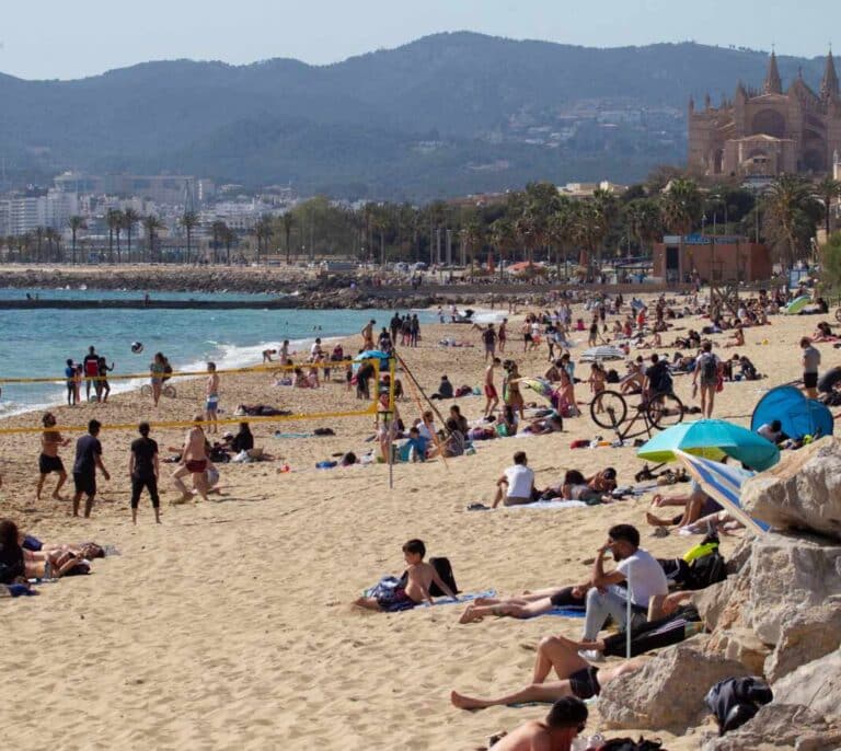 Los viajes de estudiantes a Mallorca causan más de 350 contagiados en al menos cinco comunidades