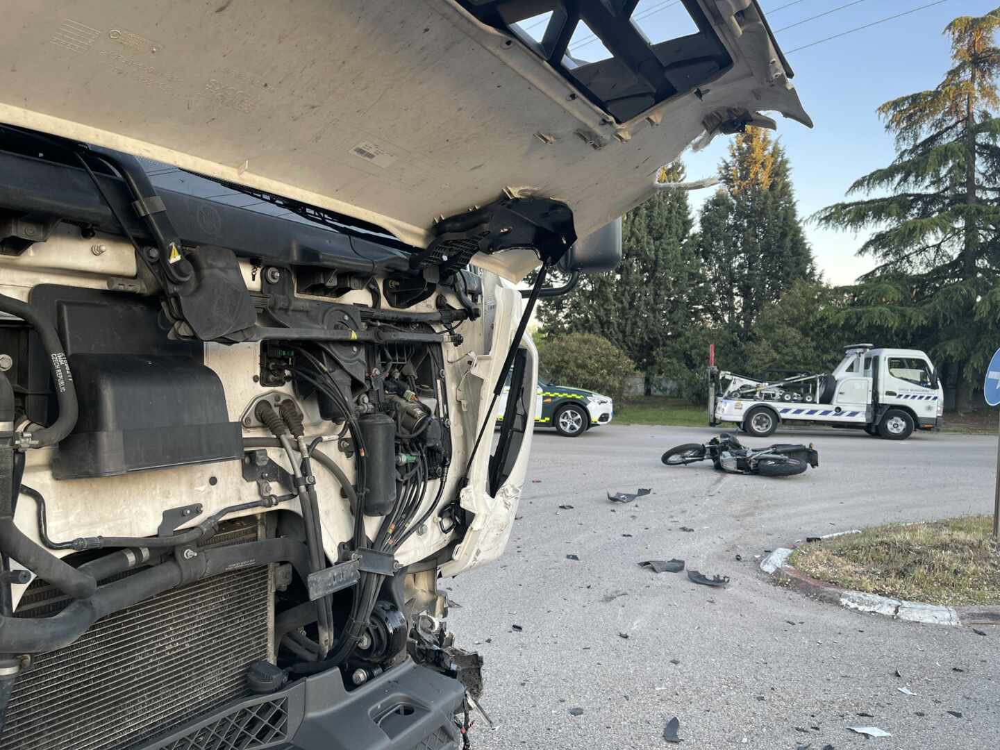 Accidente de un motorista en Alcalá de Henares (Madrid).