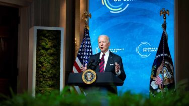 "Es un imperativo moral y económico": Biden anuncia una reducción drástica de las emisiones de EEUU