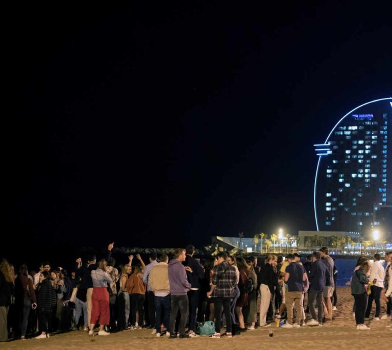 Noche de viernes en Barcelona: desalojadas casi 4.000 personas