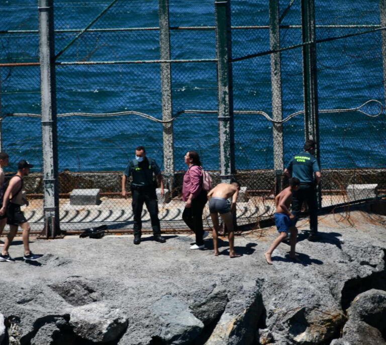 El presidente de Ceuta pide que actúe el Ejército para establecer el orden en la frontera con Marruecos