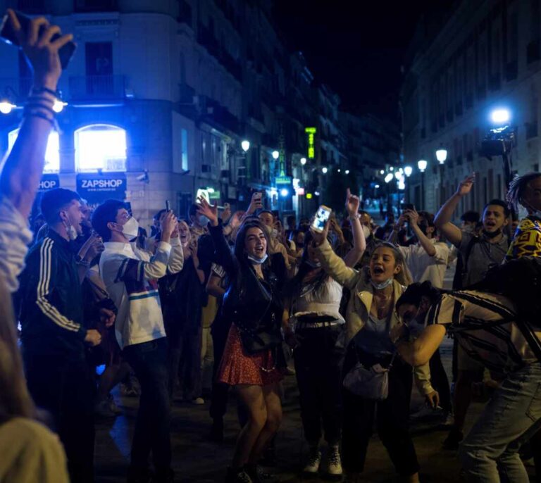 Madrid ve suficiente la 'ley antibotellón' de Gallardón para controlar las aglomeraciones en la calle