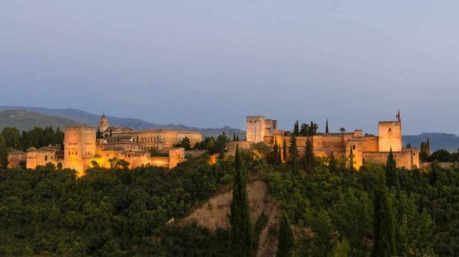 La Alhambra recupera las visitas nocturnas