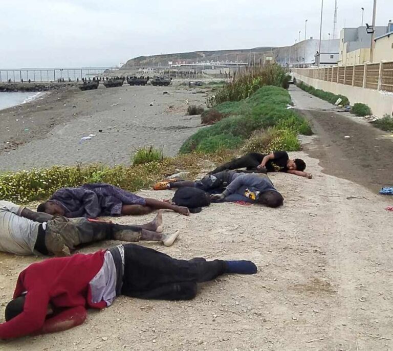 La Guardia Civil recupera un segundo cadáver en aguas del Tarajal (Ceuta)