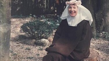 Ann Rusell, la millonaria que se hizo monja a los 60 años