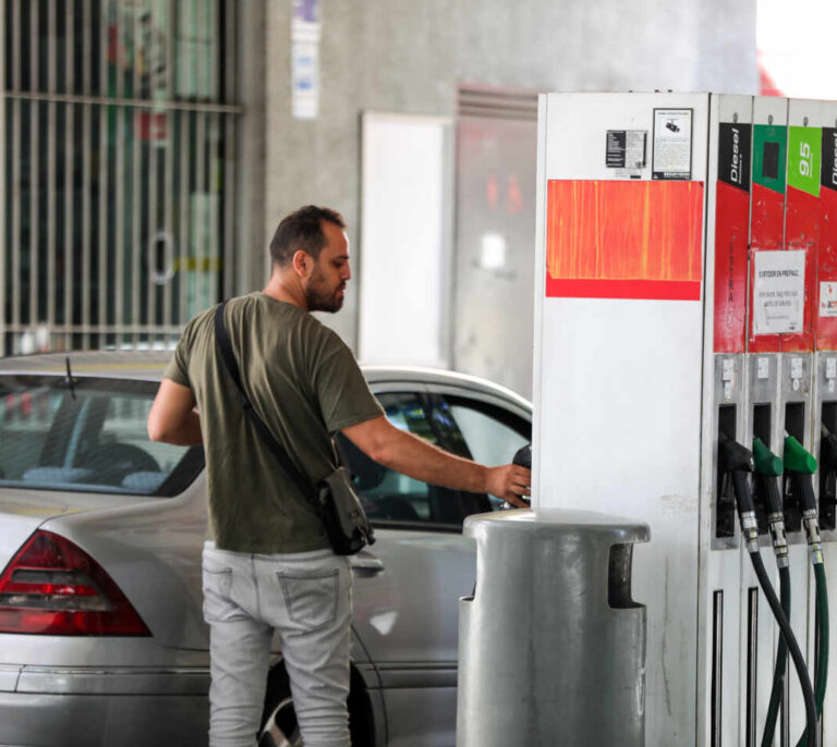 La gasolina y el diésel se preparan para nuevas subidas tras encarecerse un 24% en el último año