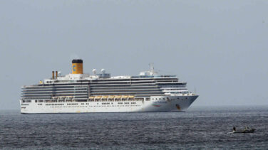 El retraso en la vuelta de los cruceros a España refuerza a Grecia o Chipre como rivales