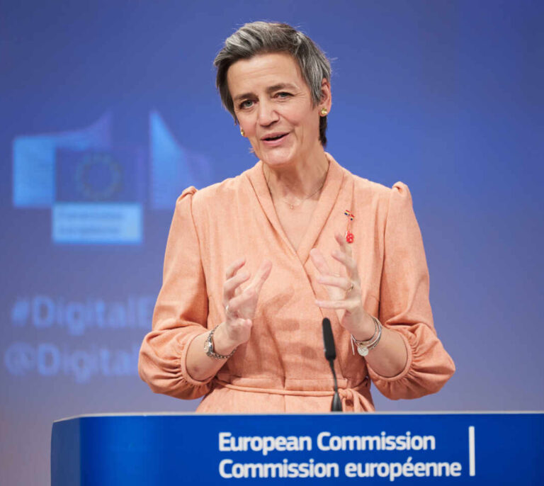 Bruselas abre una investigación contra Facebook por sus prácticas publicitarias