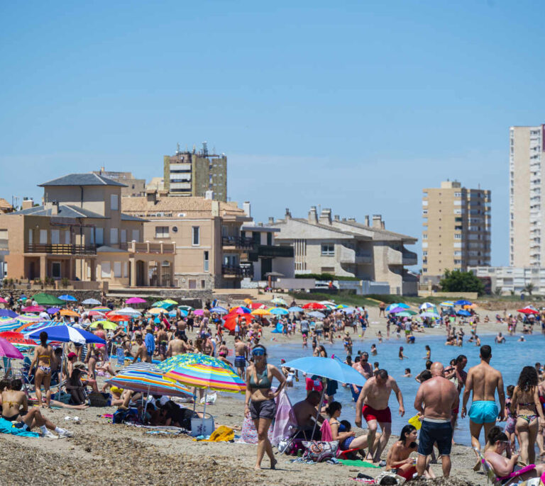 La Aemet avisa de un verano con más calor del habitual en casi toda España