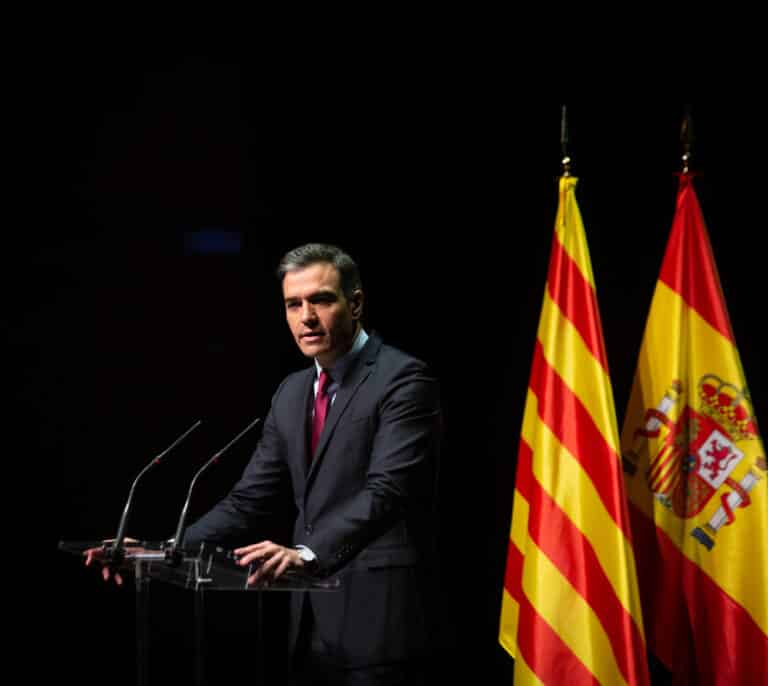Sánchez medita llevar a septiembre los cambios de ministros y la mesa con Cataluña
