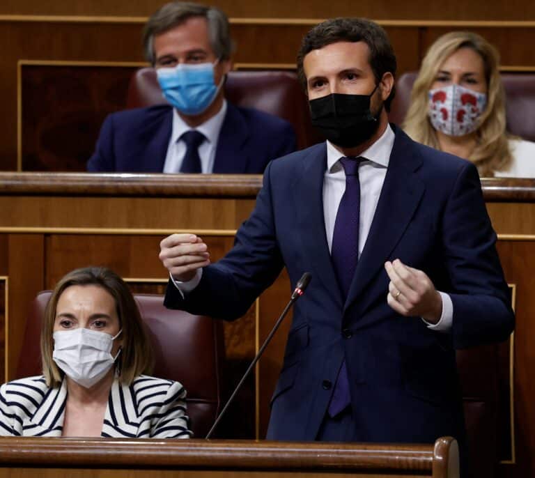 Duro ataque de Casado y Abascal a Sánchez por "mentir siempre"