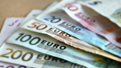 El euro se acerca a la paridad contra el dólar por el riesgo de recesión en la Unión Europea