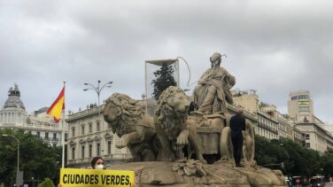 Detenidos varios activistas de Greenpeace en una acción por el Día del Medioambiente