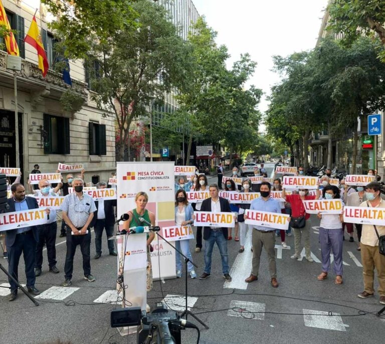 Los constitucionalistas catalanes reclaman ser escuchados sobre los indultos