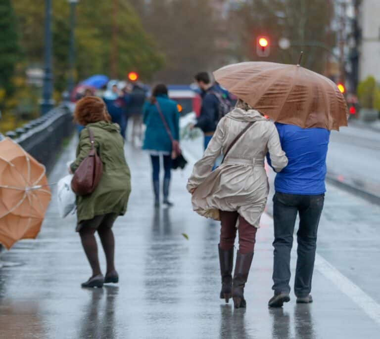 Sigue la alerta por fuertes lluvias y tormentas en la mitad norte y mitad este de la Península