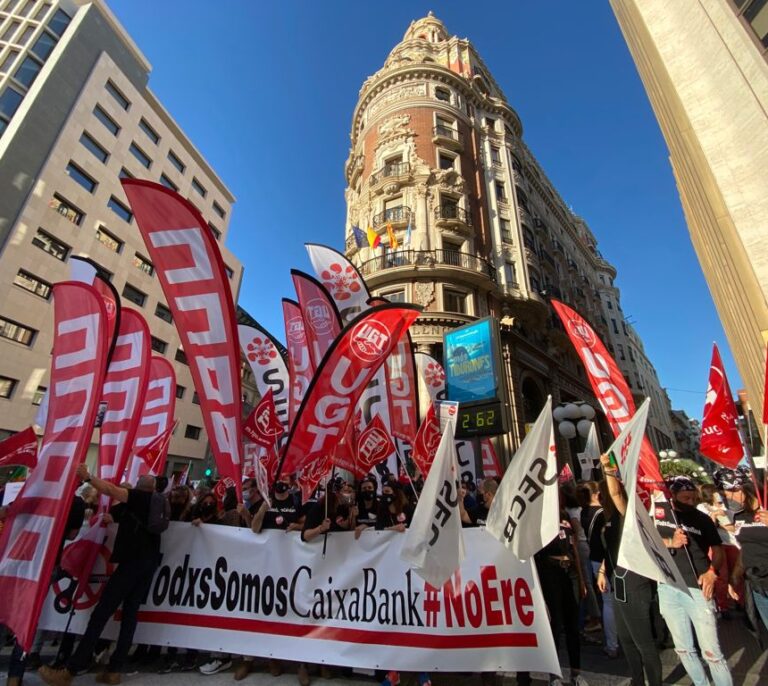 Los trabajadores de las antiguas cajas piden subidas salariales y mejoras en sus préstamos