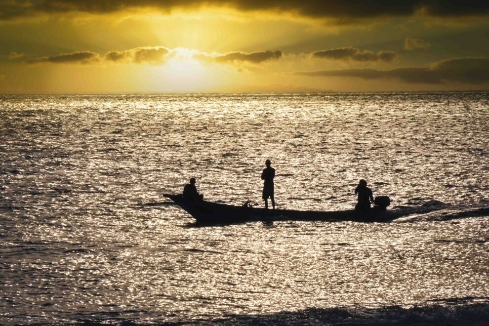 Pescadores en la costa de Socotra