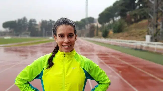 Miriam Casillas, la doctora que acabó en el triatlón por una escoliosis
