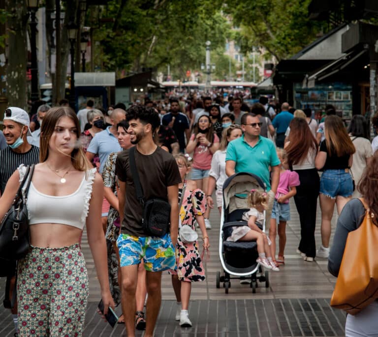 Funcas mejora sus previsiones: España crecerá un 6,3% en 2021