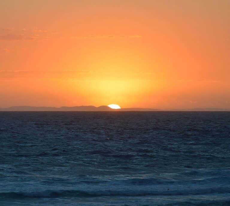 Siete lugares perfectos para ver el atardecer en Menorca, la isla de moda